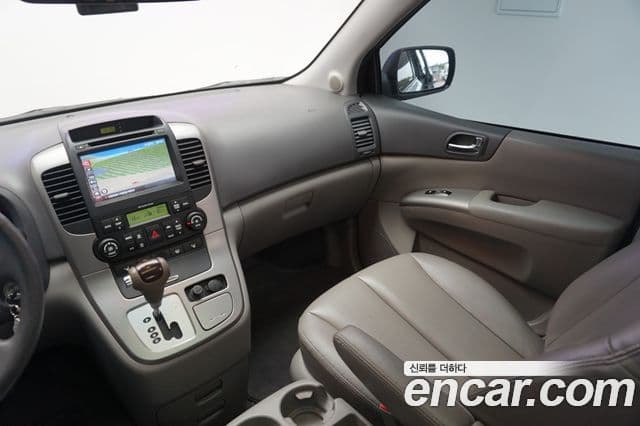 Kia Carnival R Premium, 2013 6