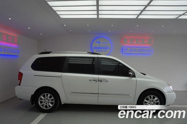 Kia Carnival R Premium, 2013 14