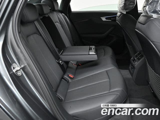 Audi A4 (B9) Premium, 2023 12