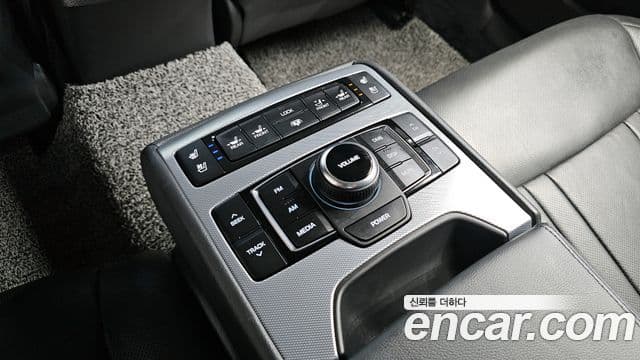 Genesis G80 Premium Luxury, 2018 17