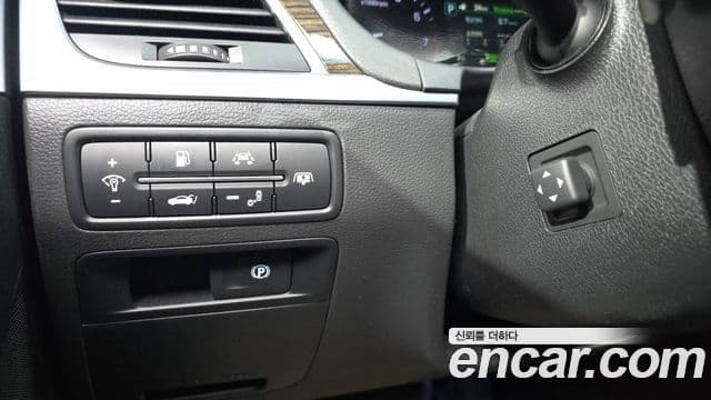 Genesis G80 Premium Luxury, 2017 16