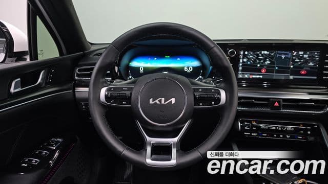 Kia K5 гибрид 3세대 Signature, 2023 13