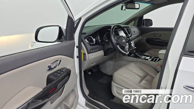 Kia All New Carnival Noblesse, 2017 10