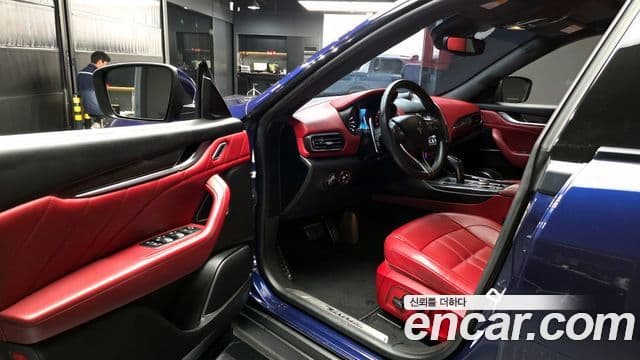 Maserati Levante, 2019 10