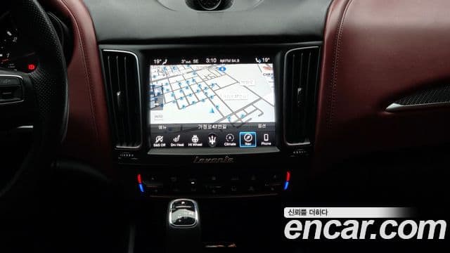 Maserati Levante, 2019 14