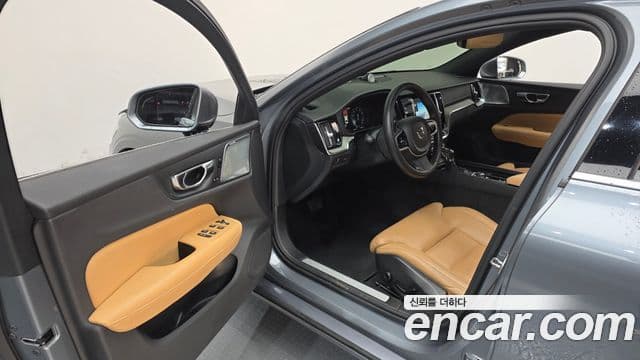 Volvo S60 3세대 T5 Inscription, 2020 11