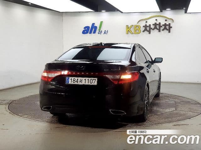 Hyundai Grandeur HG Executive, 2012 3