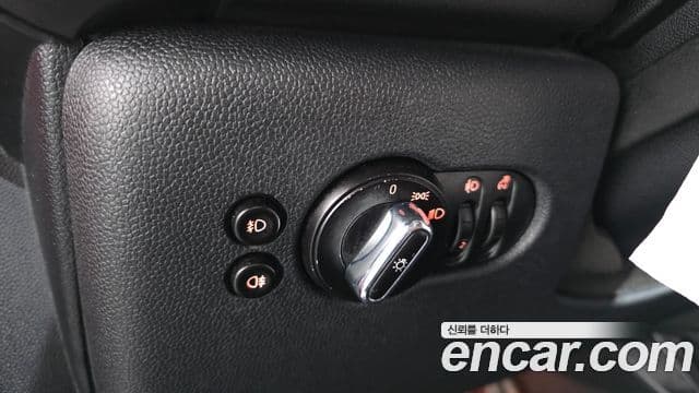 Mini Cooper D 3세대, 2015 13