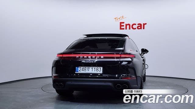 Porsche Panamera (976), 2024 4