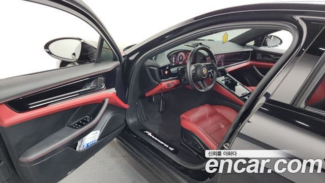 Porsche Panamera (976), 2024 10