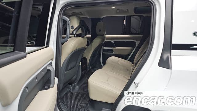 Land Rover Defender (L663) 110 D250 SE, 2024 12