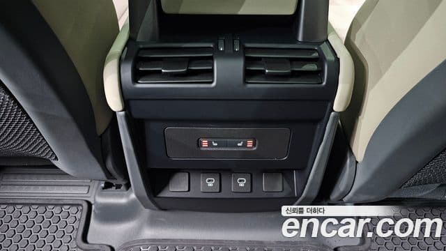 Land Rover Defender (L663) 110 D250 SE, 2024 19