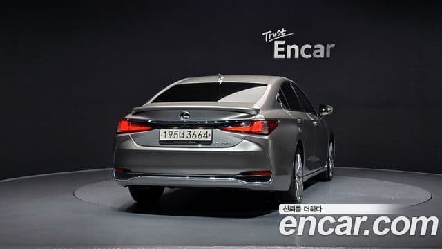 Lexus ES300h 7세대 Luxury Plus, 2023 4
