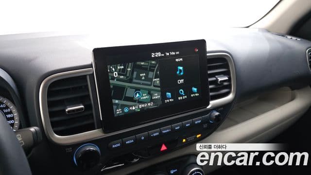 Hyundai Venue 1.6 Flux, 2020 16