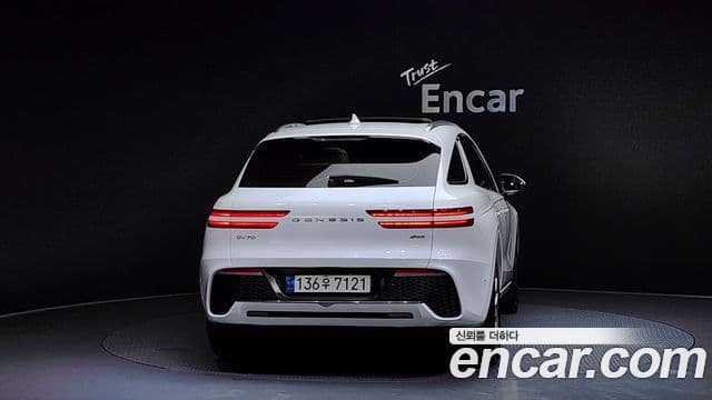 Genesis GV70, 2023 4