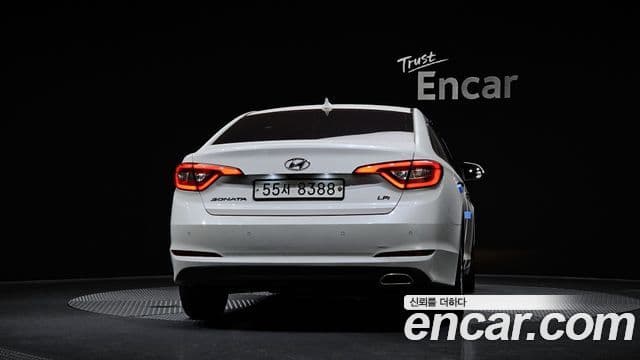 Hyundai LF Sonata Special, 2015 4