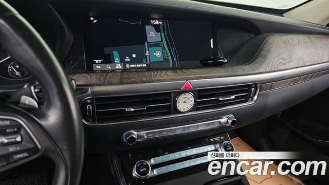 Genesis G90 Premium Luxury, 2020 16