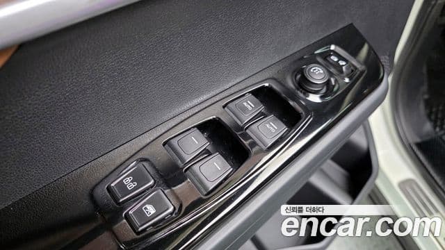 KG모빌리티(SsangYong) Torres T7, 2023 12