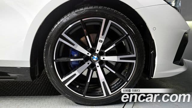 BMW 5시리즈 (G60) 530i xDrive M Sport, 2025 все фото