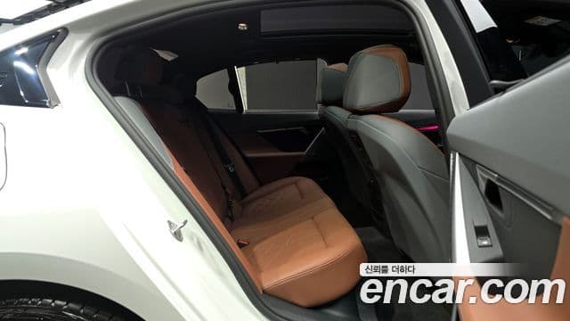 BMW 5시리즈 (G60) 530i xDrive M Sport, 2025 12