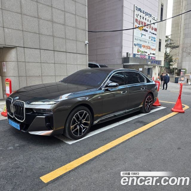 BMW i7 (G70) eDrive 50 M Sport, 2024 1