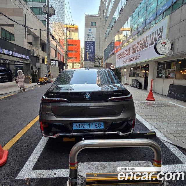 BMW i7 (G70) eDrive 50 M Sport, 2024 4