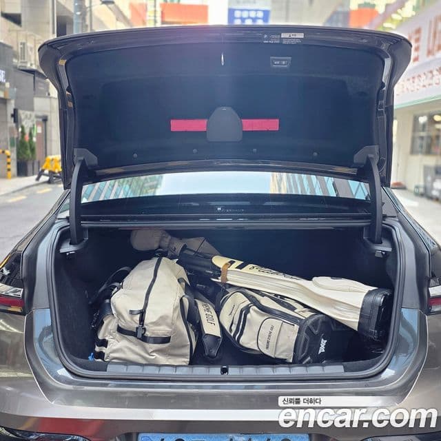 BMW i7 (G70) eDrive 50 M Sport, 2024 7