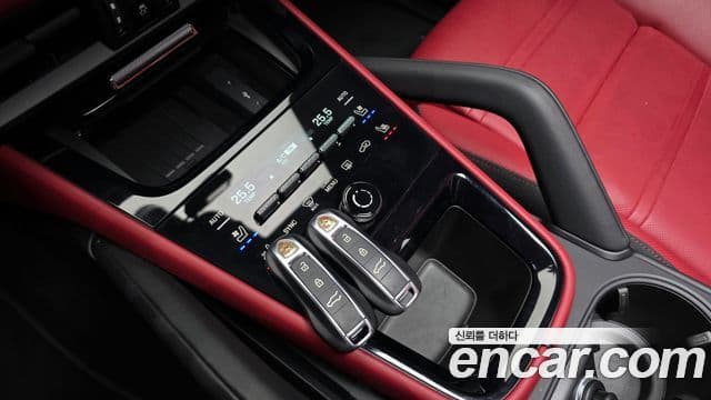 Porsche Cayenne (PO536), 2024 9