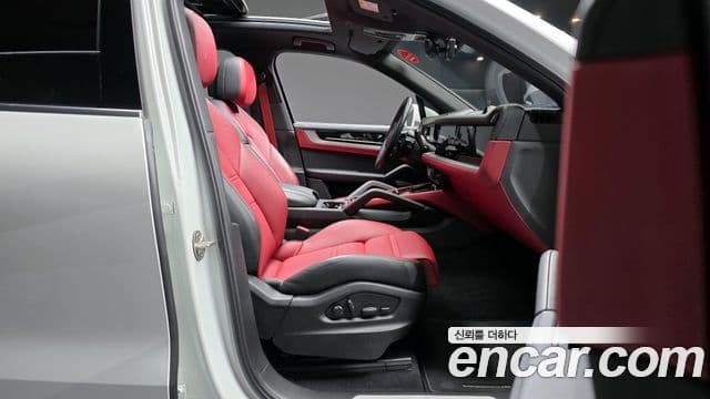 Porsche Cayenne (PO536), 2024 10