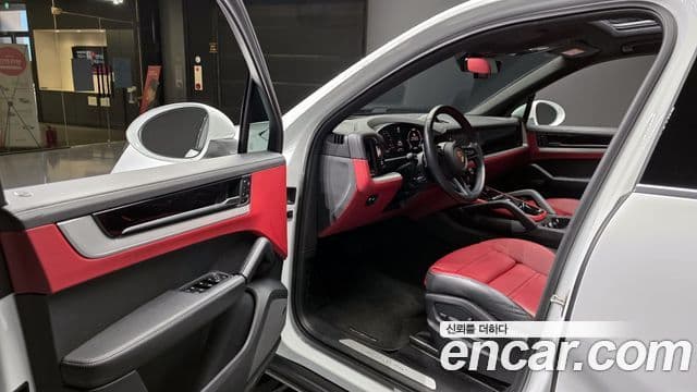 Porsche Cayenne (PO536), 2024 11