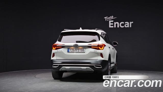 Kia Seltos Signature, 2022 4