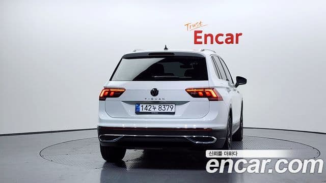 Volkswagen Tiguan 2세대 Premium, 2022 4