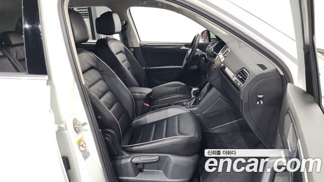 Volkswagen Tiguan 2세대 Premium, 2022 11