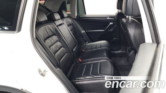 Volkswagen Tiguan 2세대 Premium, 2022 12