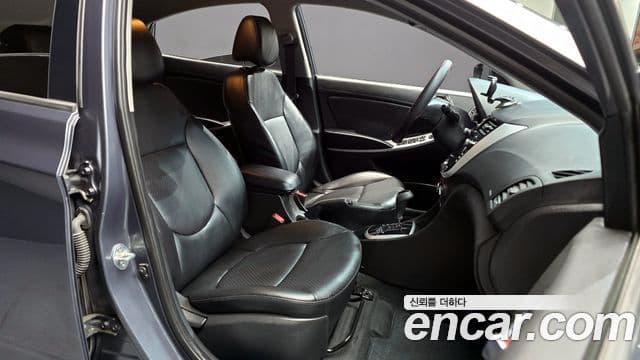 Hyundai Accent(новый кузов / новое поколение) Premier, 2012 10