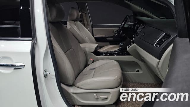 Kia All New Carnival Noblesse, 2017 10