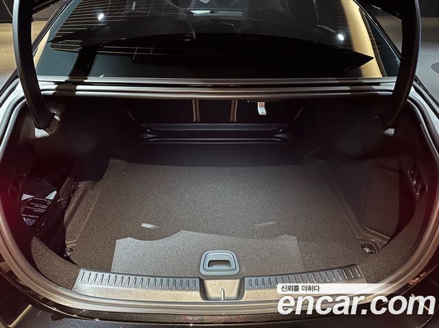 Mercedes-Benz E-класс W214 AMG Line, 2025 19