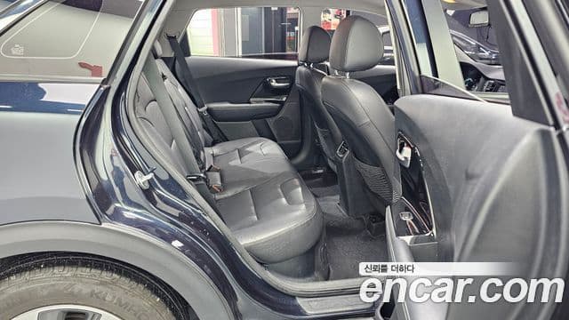 Kia Niro Prestige, 2017 12