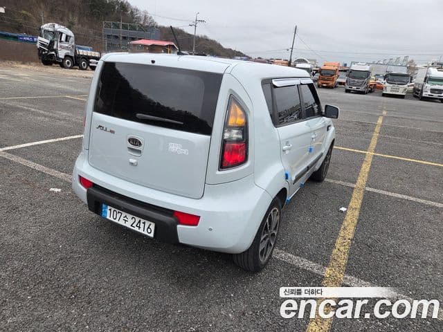 Kia Soul Safety, 2011 10