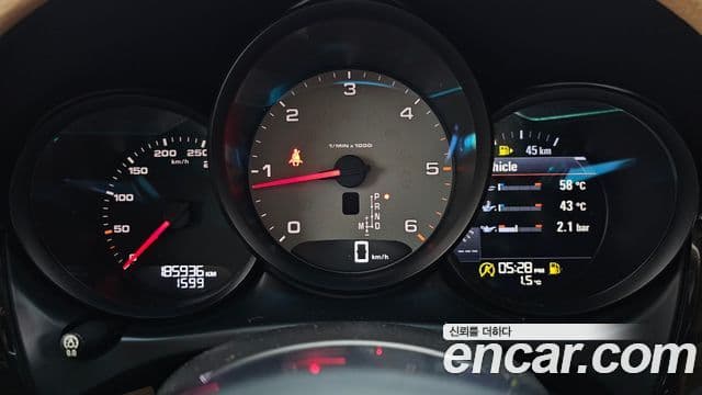 Porsche Macan 95B, 2016 8