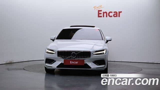 Volvo S60 3세대 B5 Inscription, 2022 3