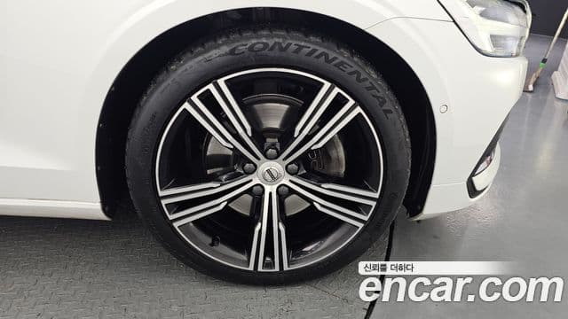 Volvo S60 3세대 B5 Inscription, 2022 все фото