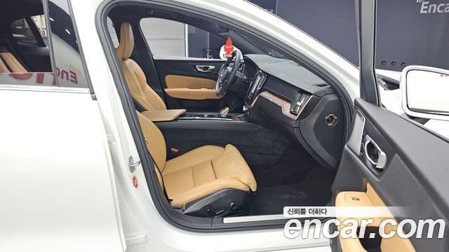 Volvo S60 3세대 B5 Inscription, 2022 11