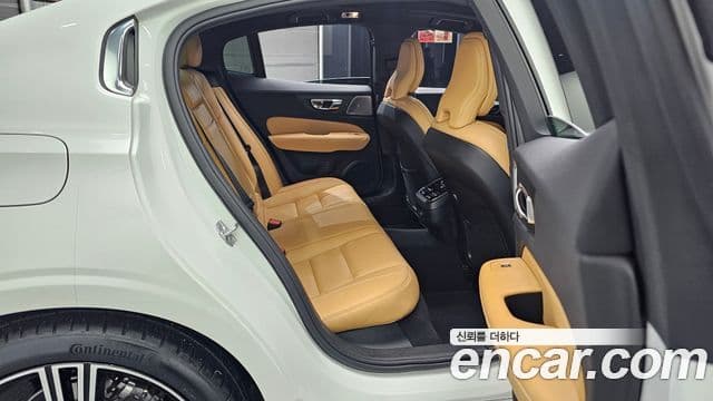 Volvo S60 3세대 B5 Inscription, 2022 12