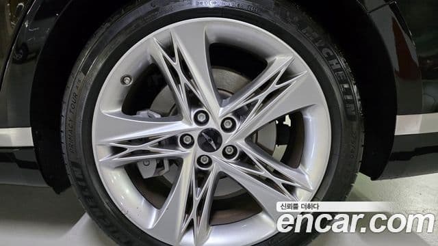 Genesis G90 (RS4) бензин 3.5 турбо AWD, 2023 18