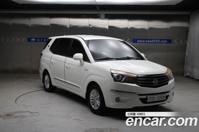 KG모빌리티(SsangYong) Korando 투리스모 2WD LT 11인승, 2014 3