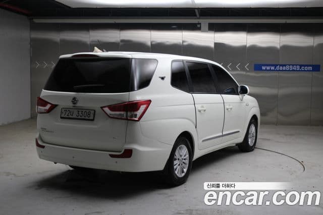 KG모빌리티(SsangYong) Korando 투리스모 2WD LT 11인승, 2014 4