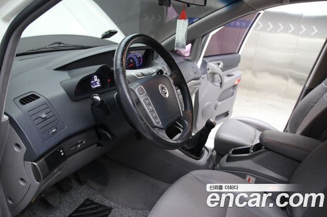 KG모빌리티(SsangYong) Korando 투리스모 2WD LT 11인승, 2014 9