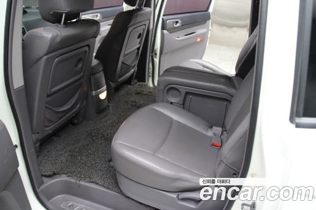 KG모빌리티(SsangYong) Korando 투리스모 2WD LT 11인승, 2014 11