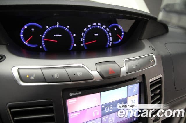 KG모빌리티(SsangYong) Korando 투리스모 2WD LT 11인승, 2014 16